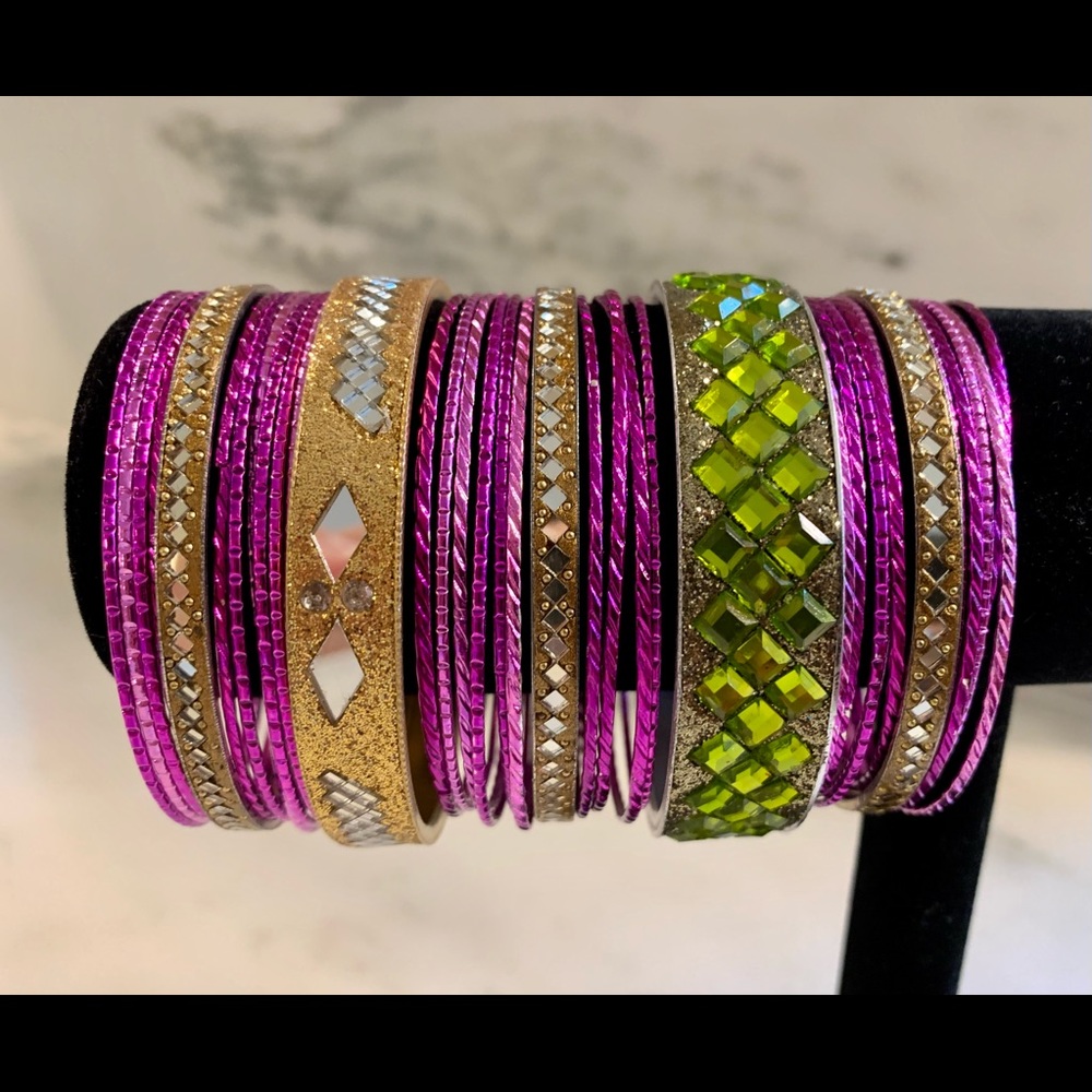 Gorgeous Bangle Bracelet Set - image 3